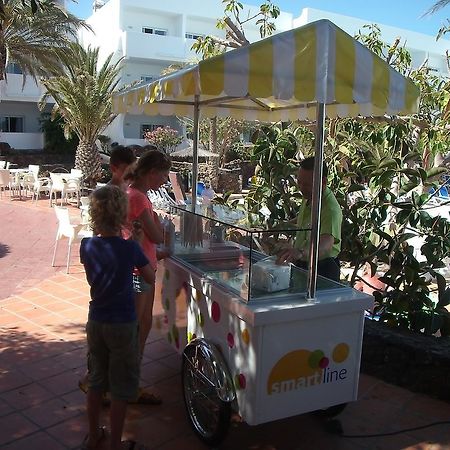 Apartamentos Ficus Costa Teguise Bagian luar foto