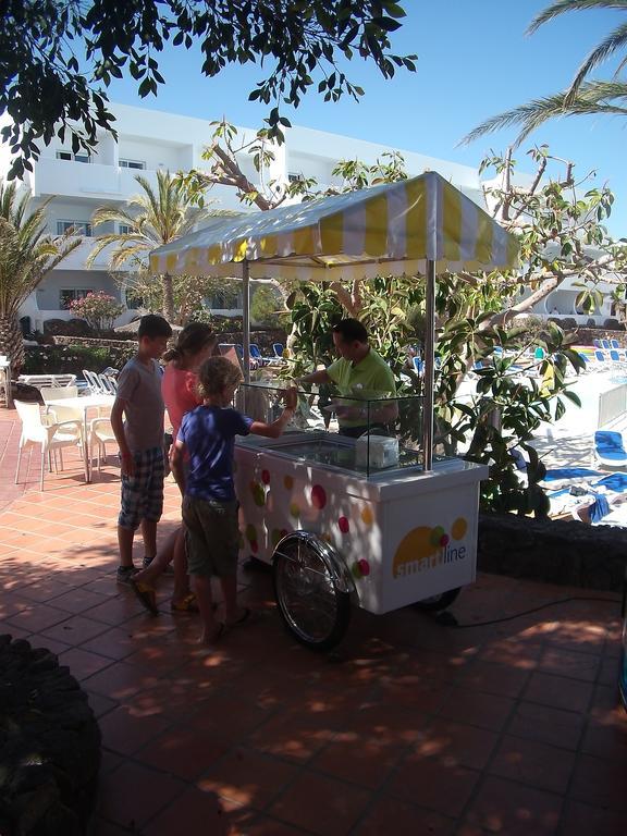 Apartamentos Ficus Costa Teguise Bagian luar foto