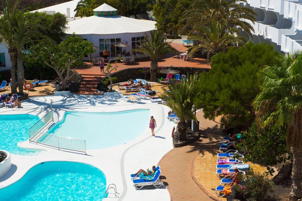 Apartamentos Ficus Costa Teguise Bagian luar foto